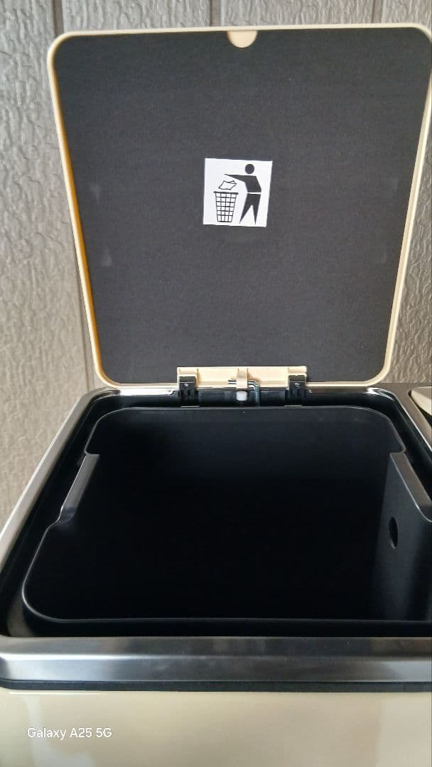 #新品　訳ありゴミ箱 ダストボックス 2分別ペダル式 2x30L ステンレス