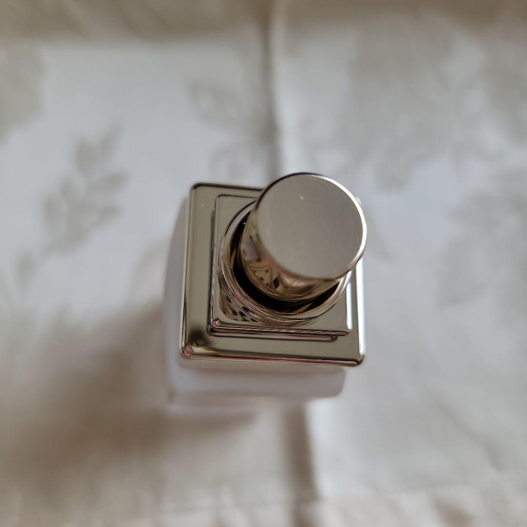 Dior Prestige Light in White UVプロテクター 01