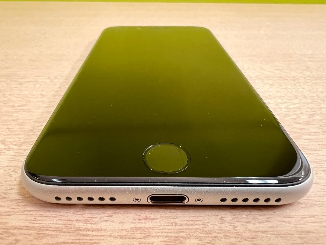 iPhone SE 第2世代 64G ホワイト ドコモ版 SIMロックあり 美品