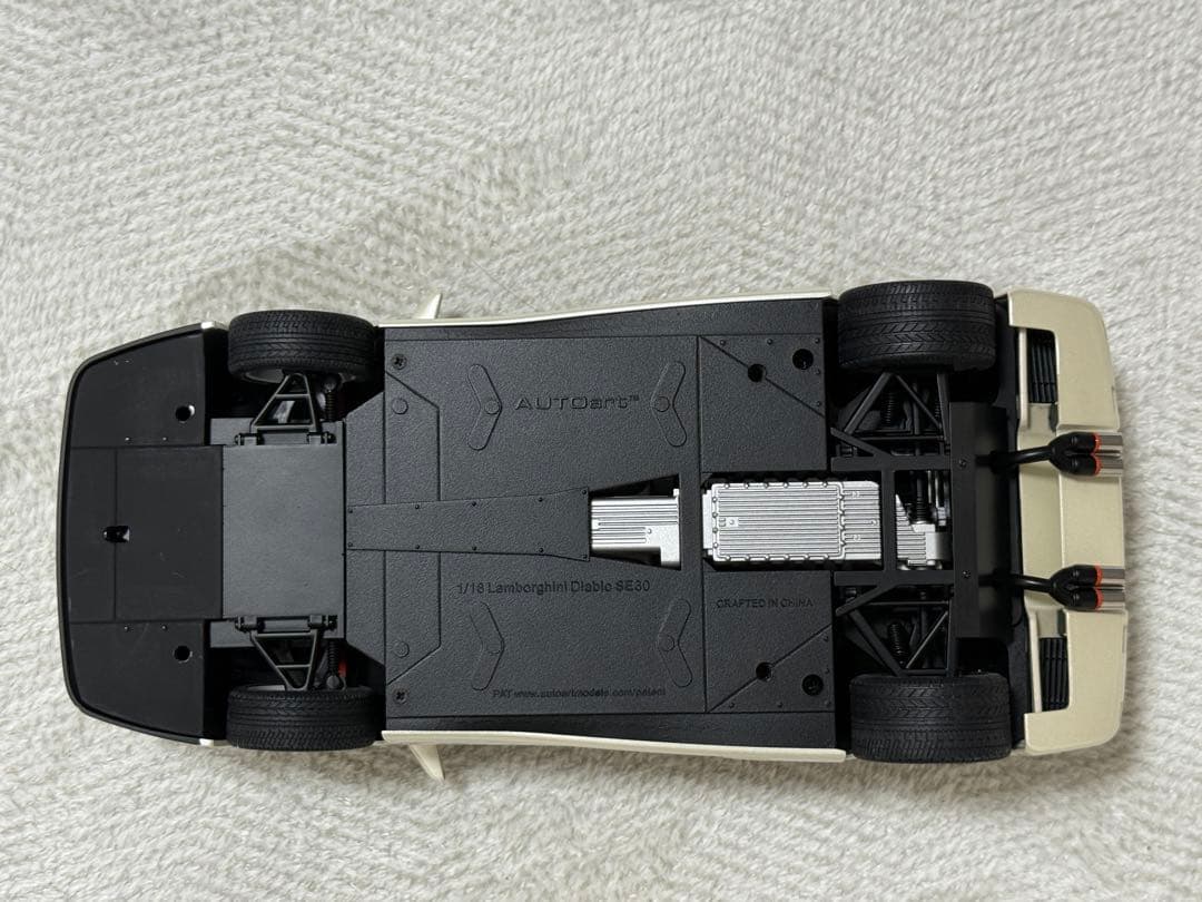 1/18 ランボルギーニディアブロSE30イオタ　オートアート