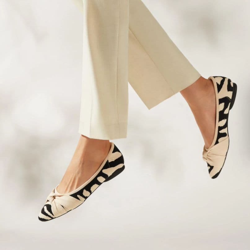 ✨️VIVAIA✨️Bibi フラットシューズ ホワイトタイガー柄 24.5cm