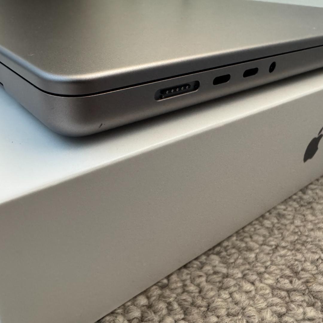 MacBook Pro 16インチ M1Pro 16GB/512GB