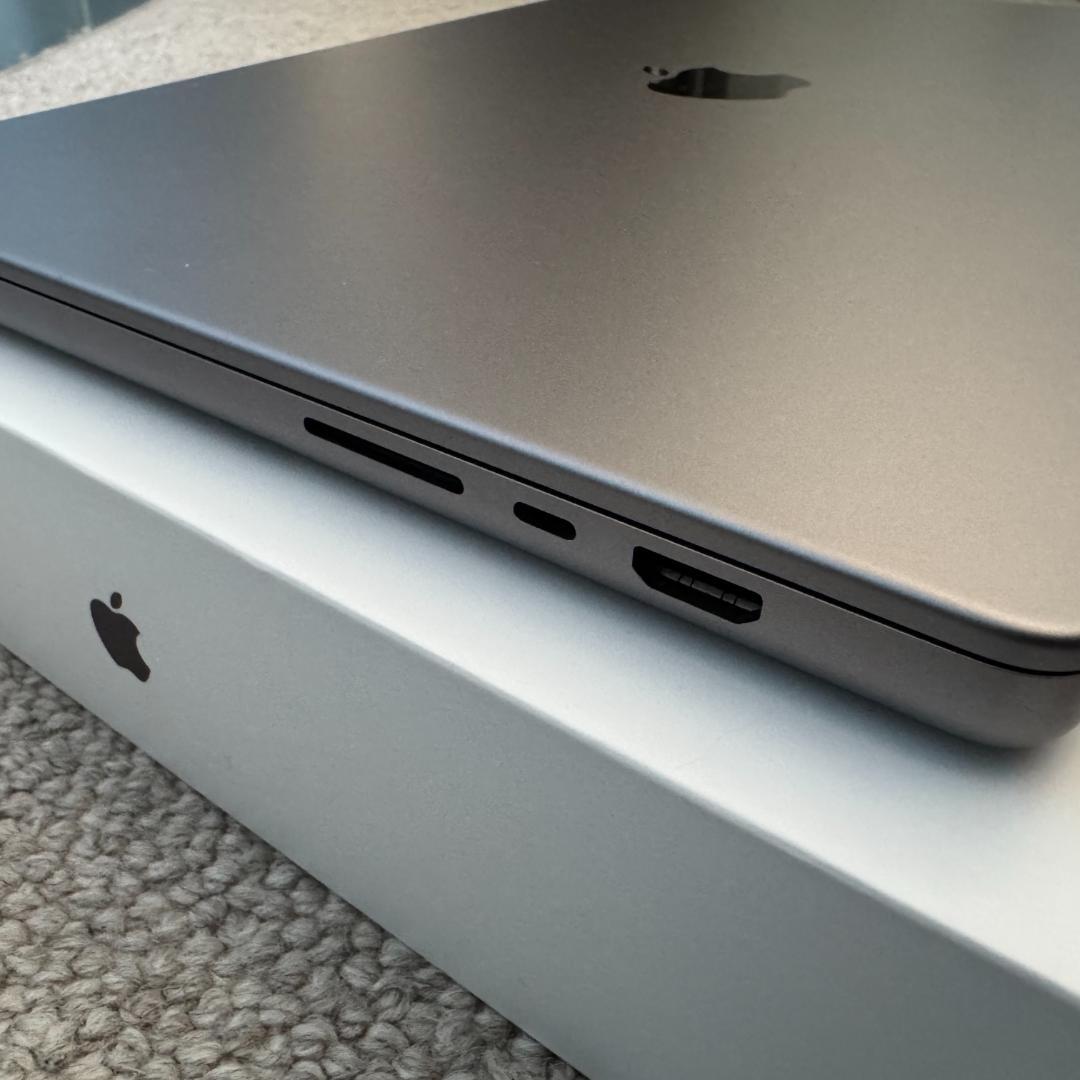 MacBook Pro 16インチ M1Pro 16GB/512GB