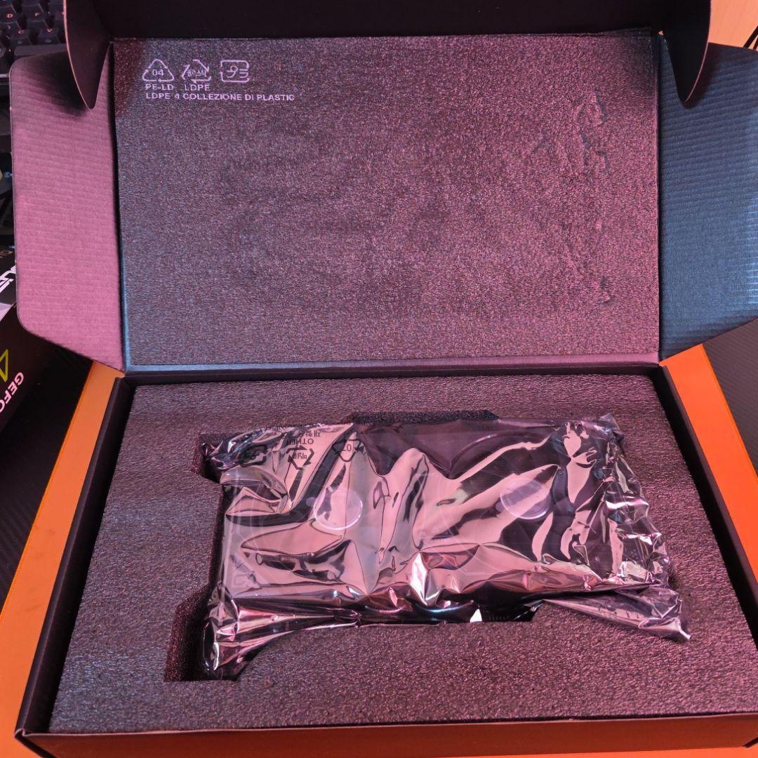 M*d様 ASUS 4060ti 8GB