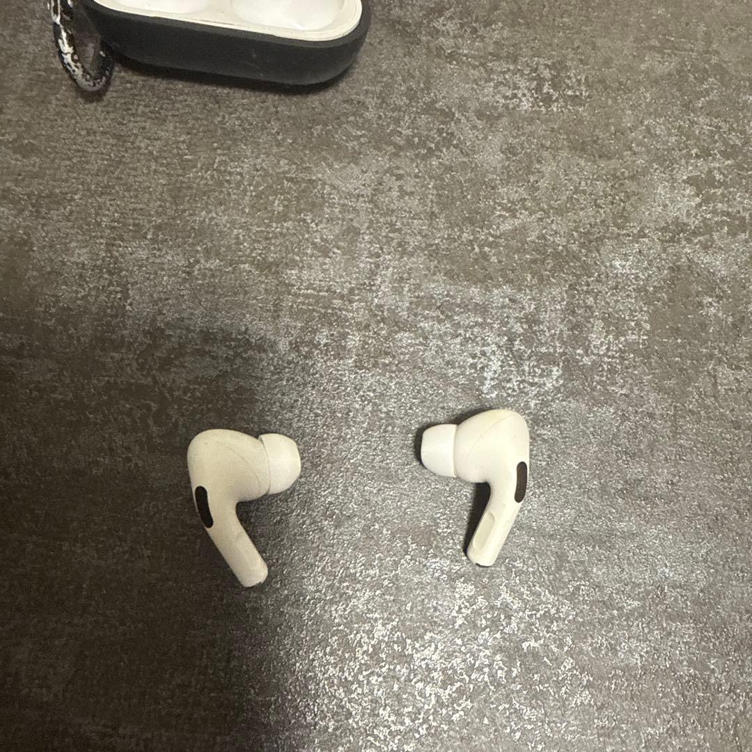 AirPods Pro 充電ケース付き