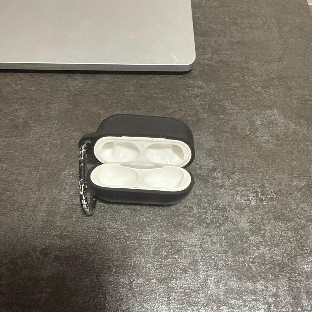 AirPods Pro 充電ケース付き