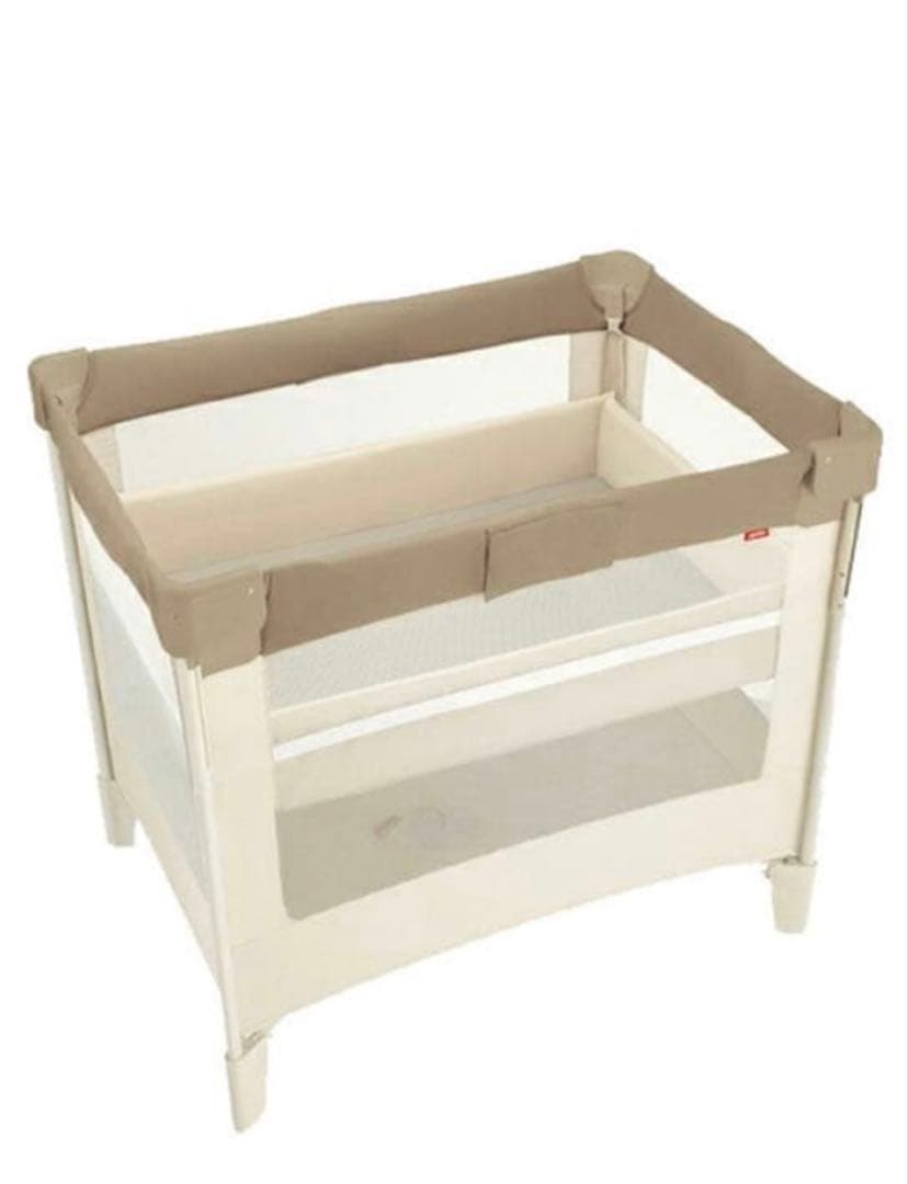 アップリカ ココネル エアープラス　ベビーベッド　シュークリーム