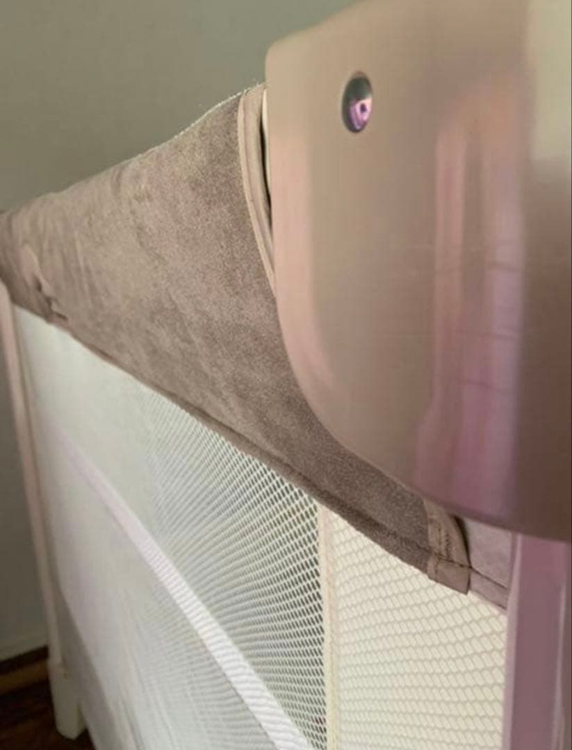 アップリカ ココネル エアープラス　ベビーベッド　シュークリーム