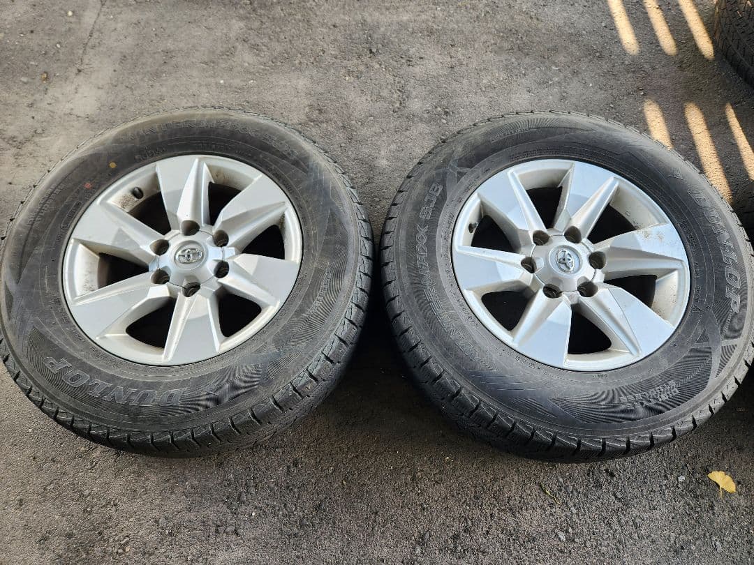 プラド後期150純正ホイール5本ダンロップスタッドレスタイヤ4本スペアタイヤ付