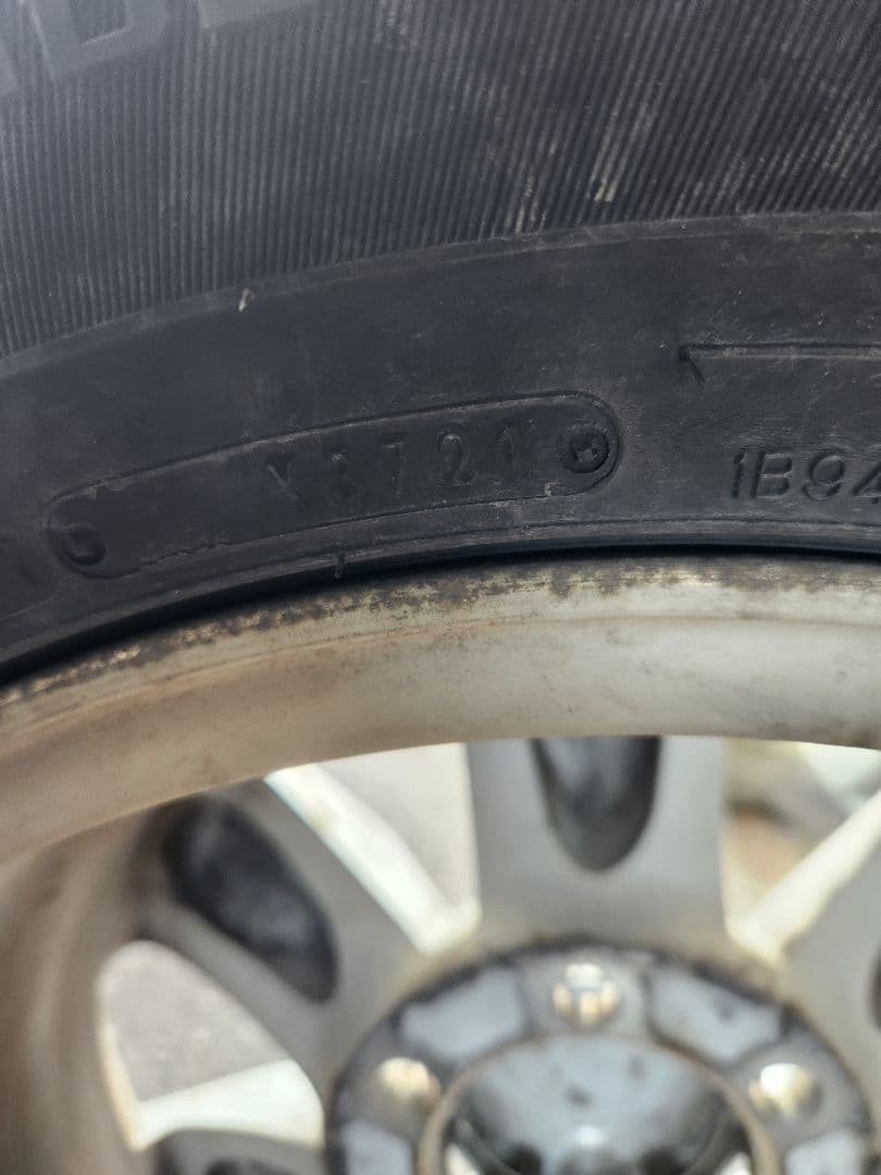 プラド後期150純正ホイール5本ダンロップスタッドレスタイヤ4本スペアタイヤ付