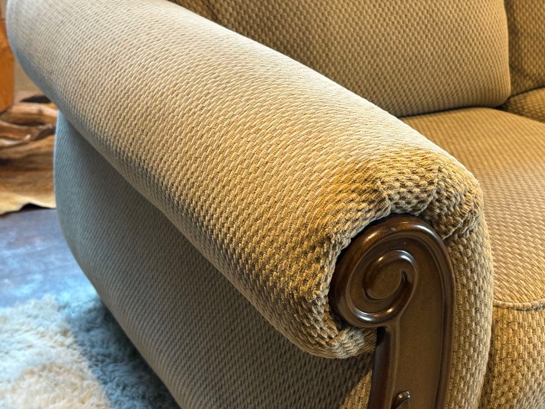 Ashley アシュレイ　二人掛け　ソファ　アームソファ　ヨーロピアン　IZZ