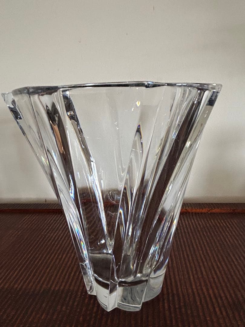バカラ　オブジェクティフ　大型サイズ　25センチ　花瓶