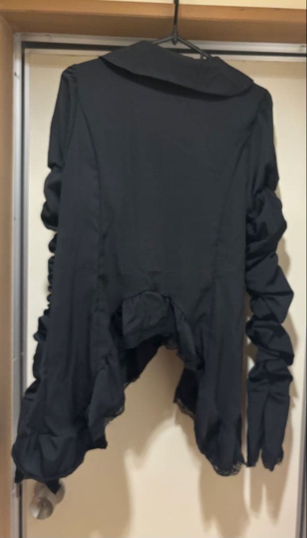 hyde着系ノーブランド変形シャツ