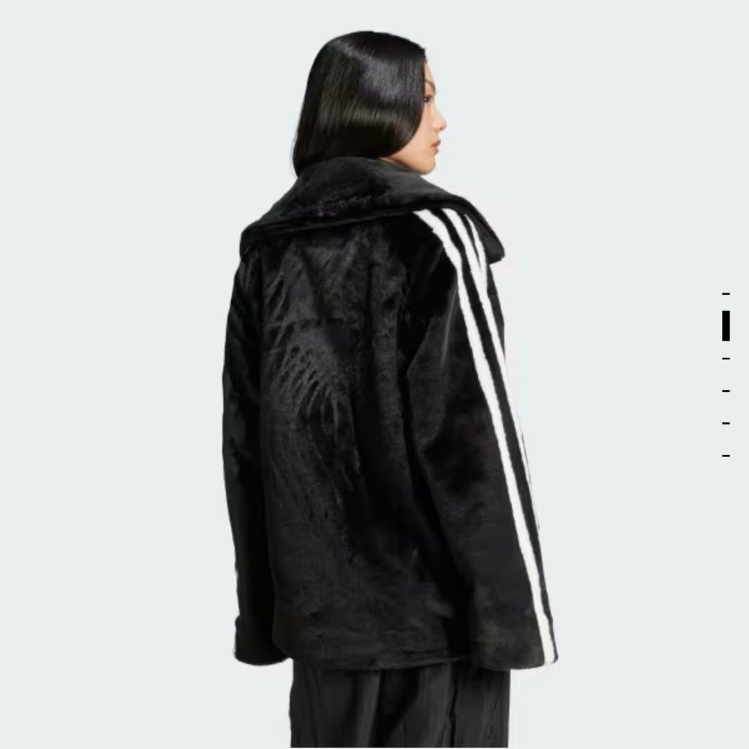 「みっきーマジック」 adidas フェイクファーコート