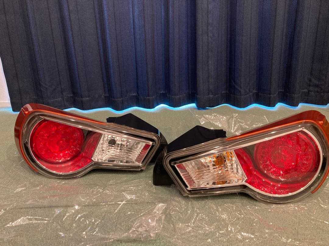 86前期　純正テールランプ(オレンジアイライン付き)
