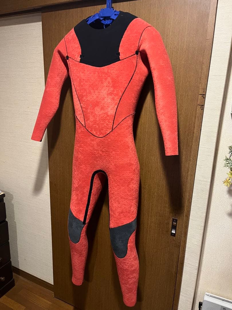 ほぼ新品　FAVULA ウェットスーツ　3／5ミリ　年末年始限定価格