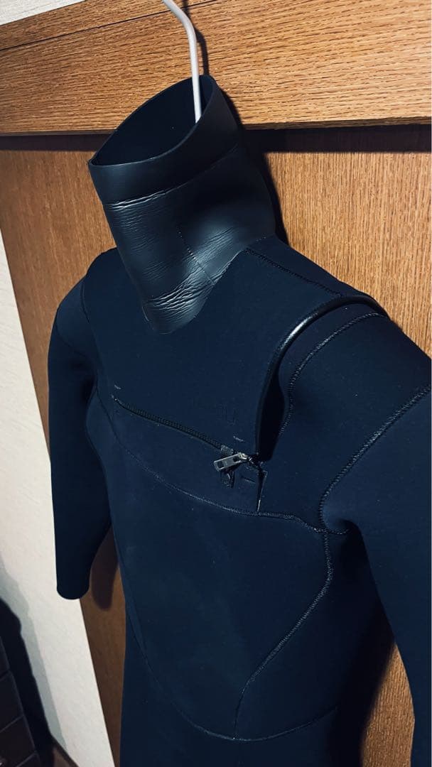 ほぼ新品　FAVULA ウェットスーツ　3／5ミリ　年末年始限定価格