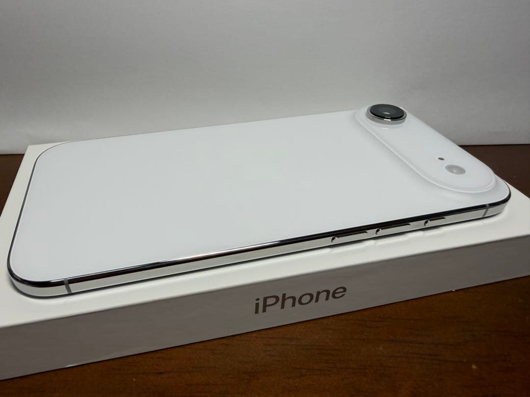 iPhone Airクラウドホワイト　AppleCare付き！