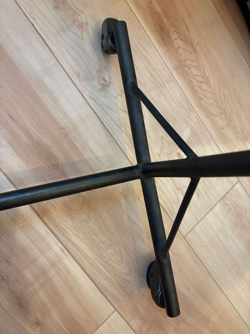 TRUCK SUTTO HANGER STAND⭐︎トラックファニチャーラック