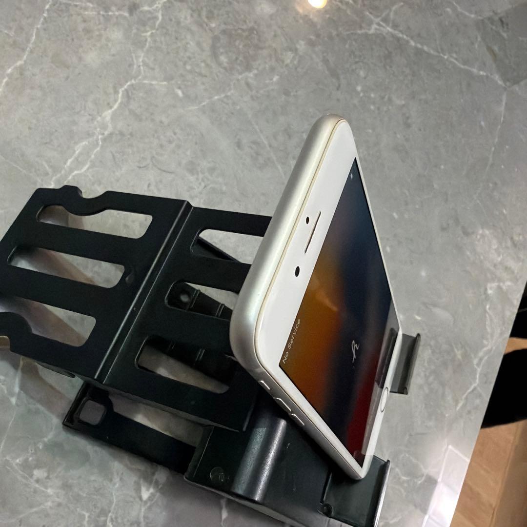 1*m様 美品★ iPhone8 64GB バッテリー100%