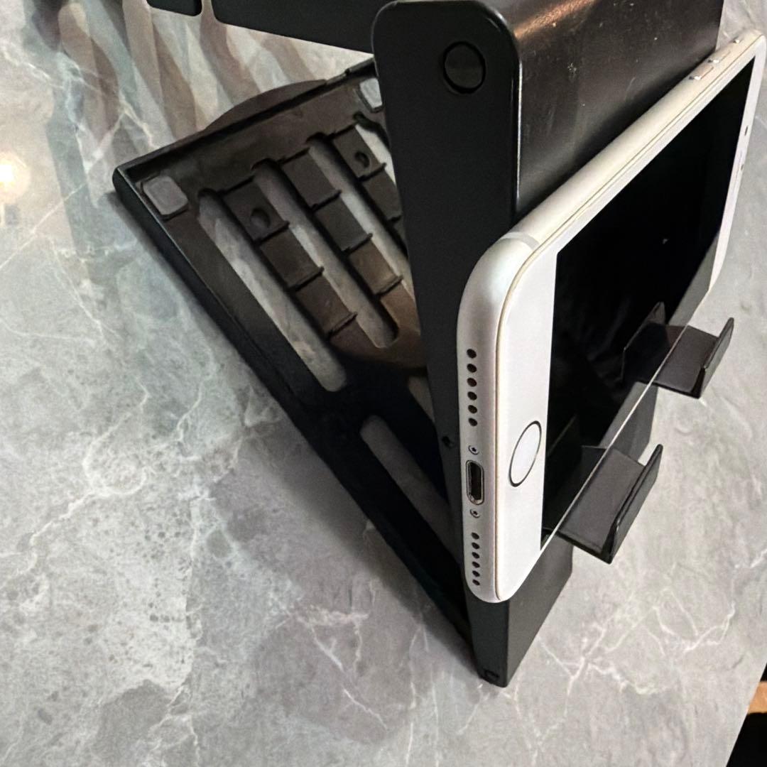 1*m様 美品★ iPhone8 64GB バッテリー100%