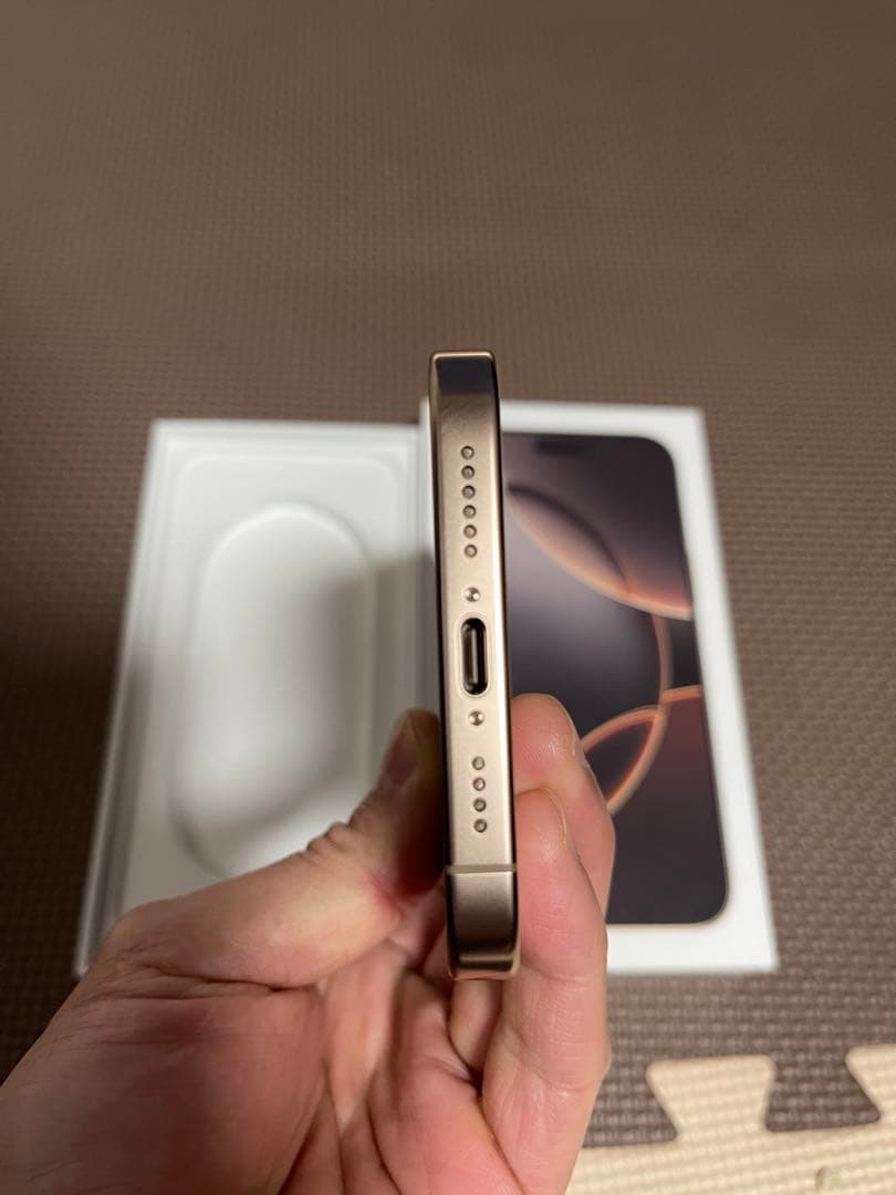 美品 iPhone 16promax 256gb バッテリー100%