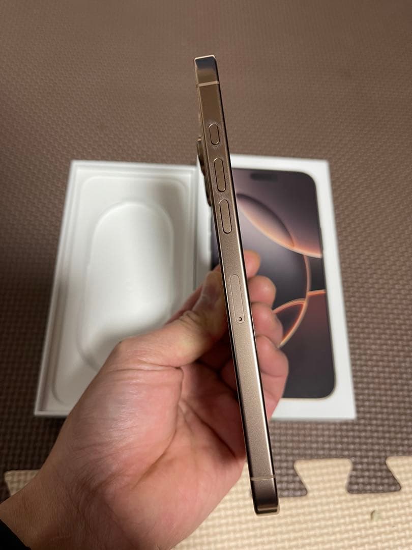 美品 iPhone 16promax 256gb バッテリー100%