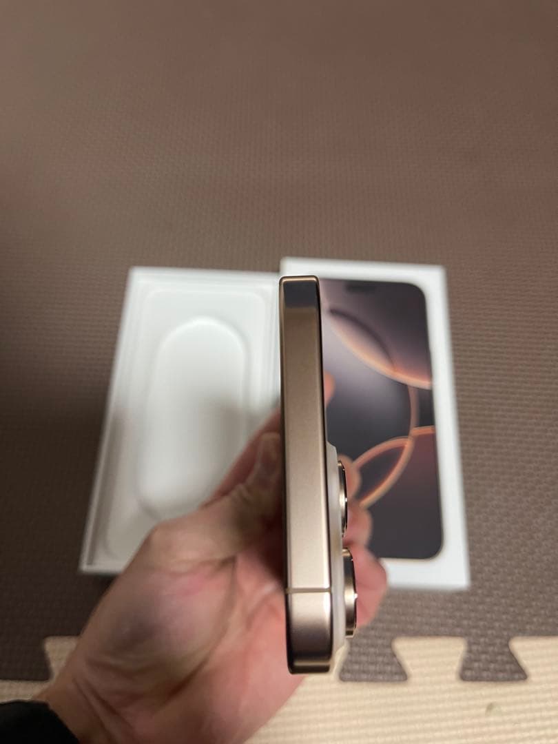 美品 iPhone 16promax 256gb バッテリー100%