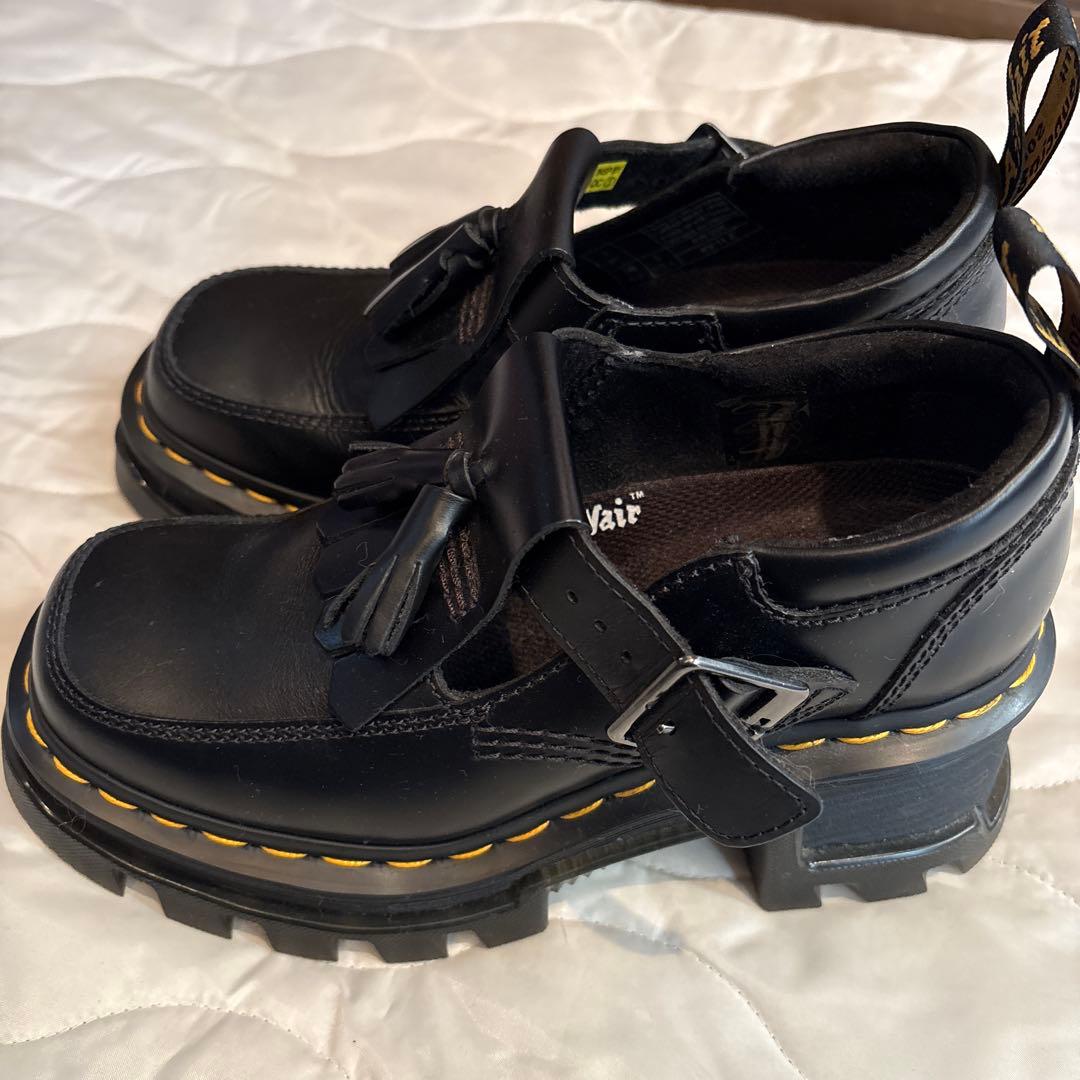 Dr. Martens 厚底ブラックタッセルローファー★