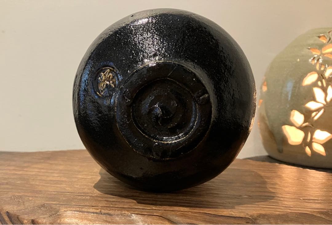 【鉢開 】長次郎写 佐々木昭楽作　黒楽茶碗