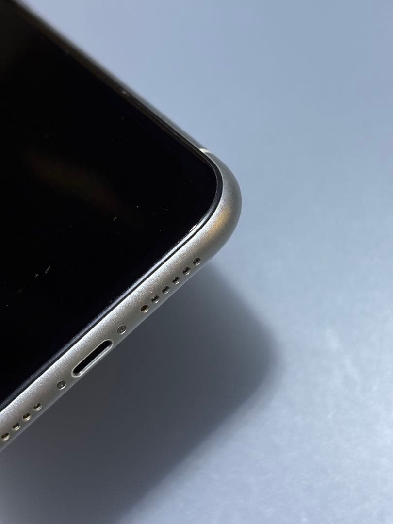 Apple iPhone 11 ホワイト 本体　128GB SIMフリー