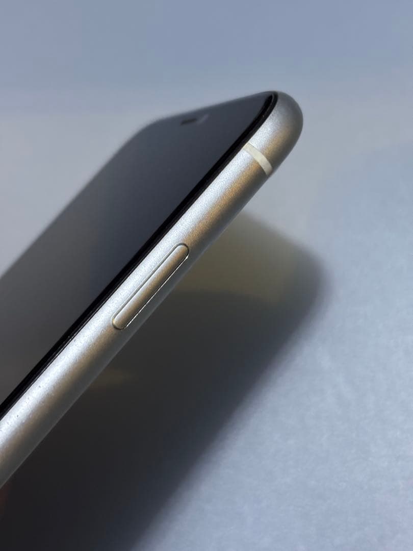 Apple iPhone 11 ホワイト 本体　128GB SIMフリー