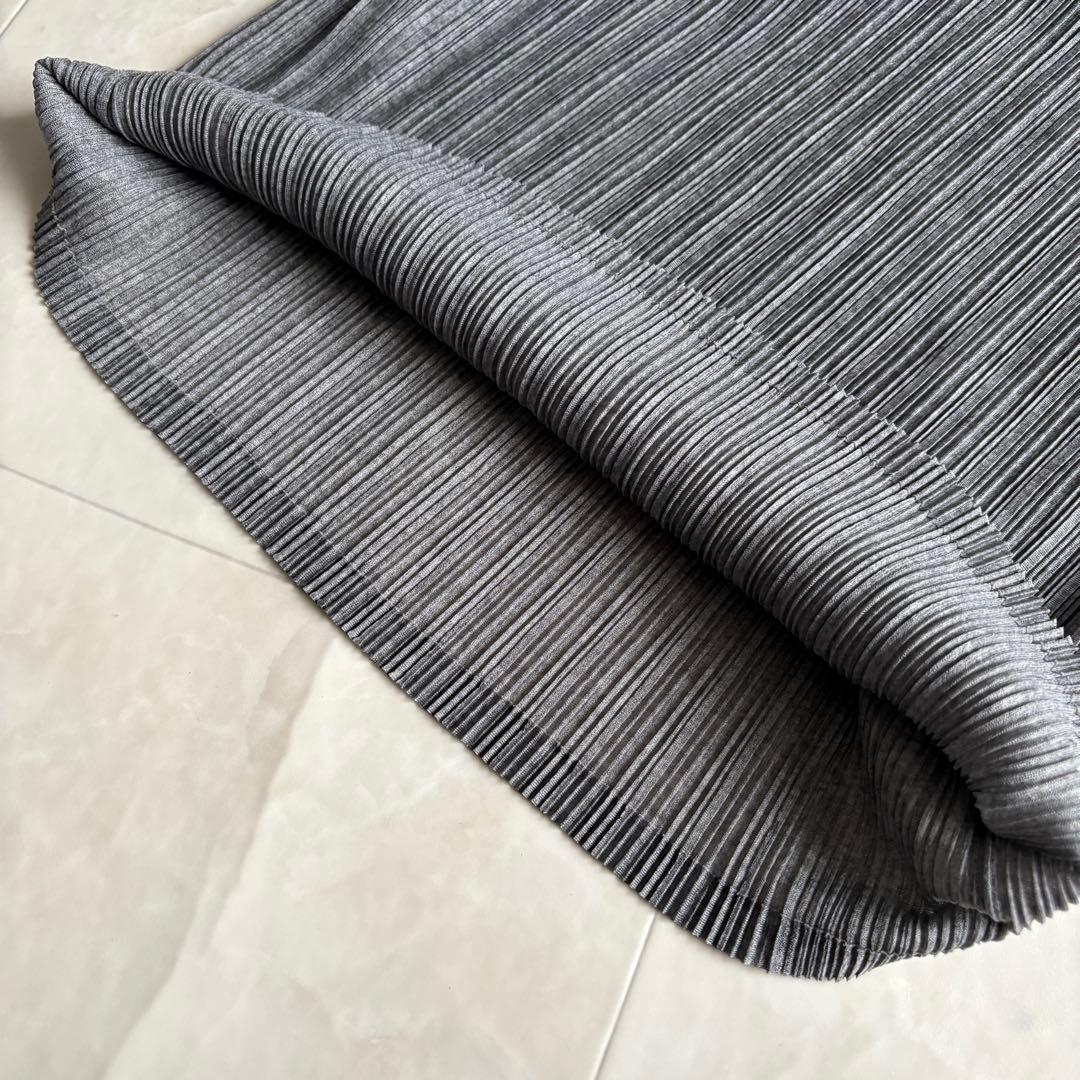 PLEATS PLEASE ハイネック長袖プリーツカットソー チャコール 3