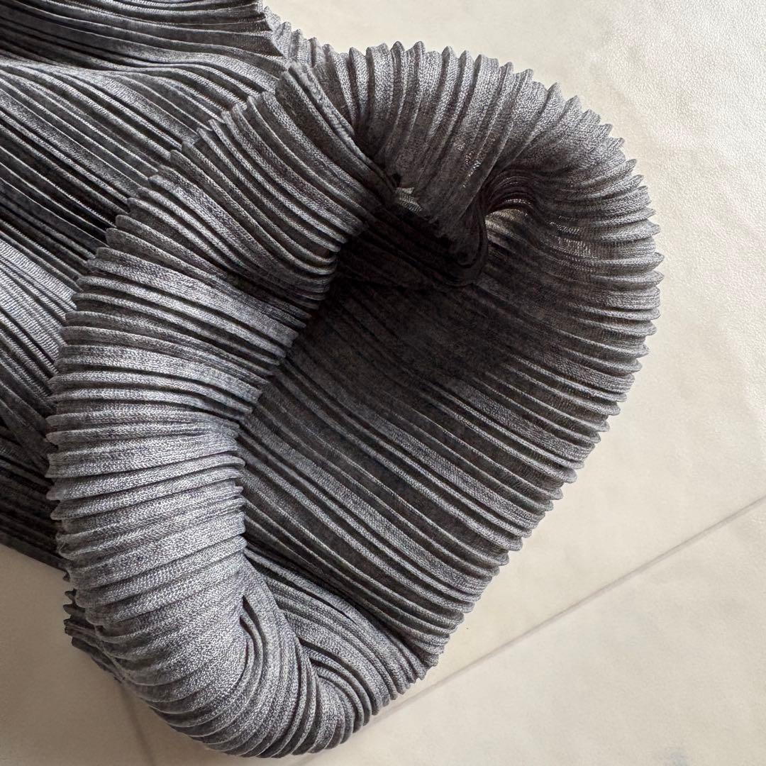 PLEATS PLEASE ハイネック長袖プリーツカットソー チャコール 3