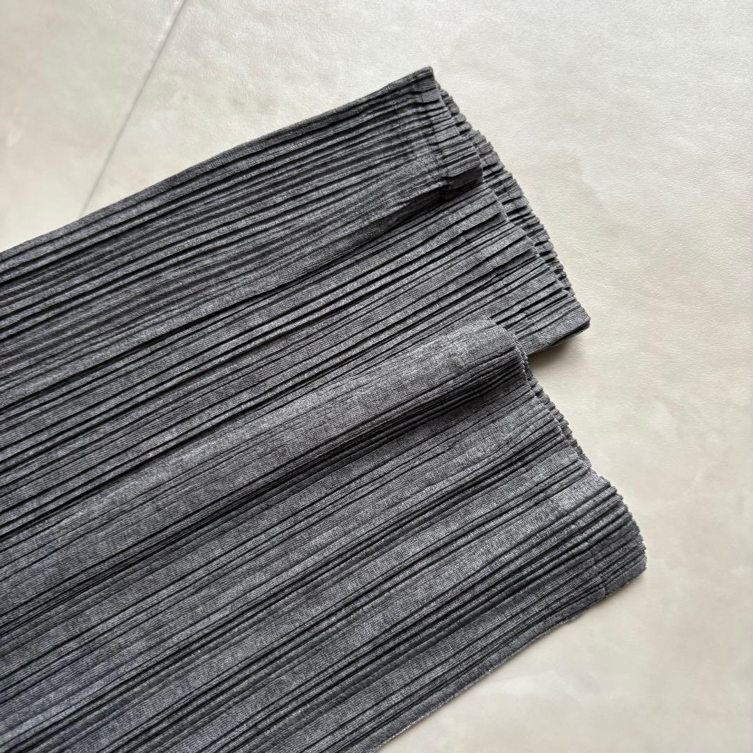 PLEATS PLEASE ハイネック長袖プリーツカットソー チャコール 3