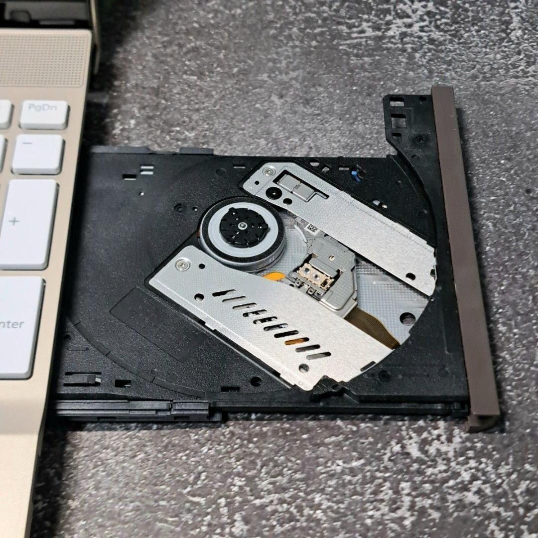 G74 第7世代i3/SSD 富士通ノートパソコン Windows11 FHD