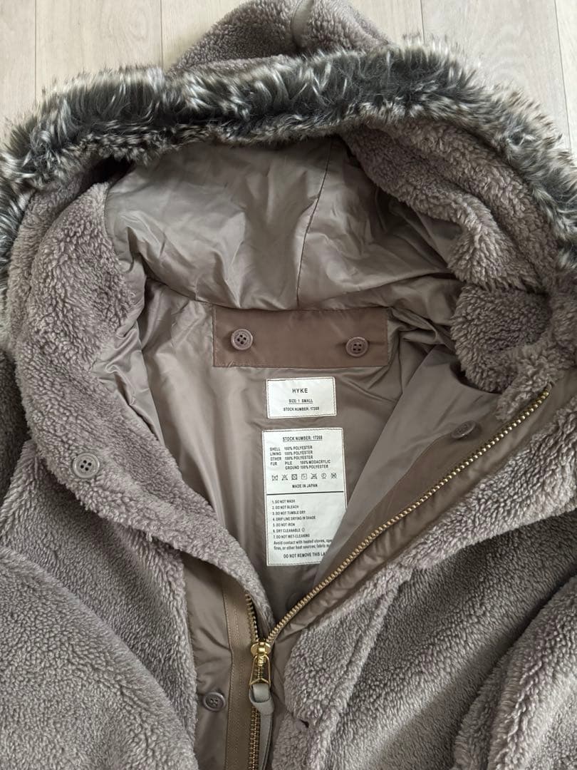 HYKE ボアフードコート