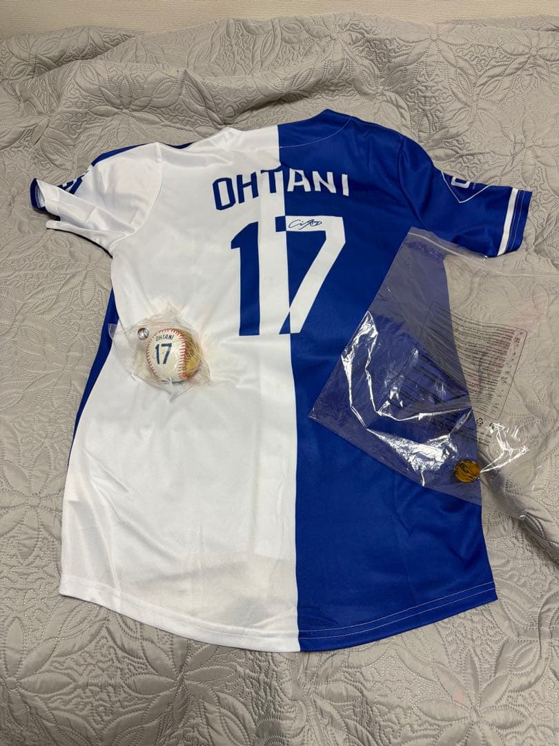 OHTANI ドジャースユニフォーム 17 プリントサイン入り&50/50ボール
