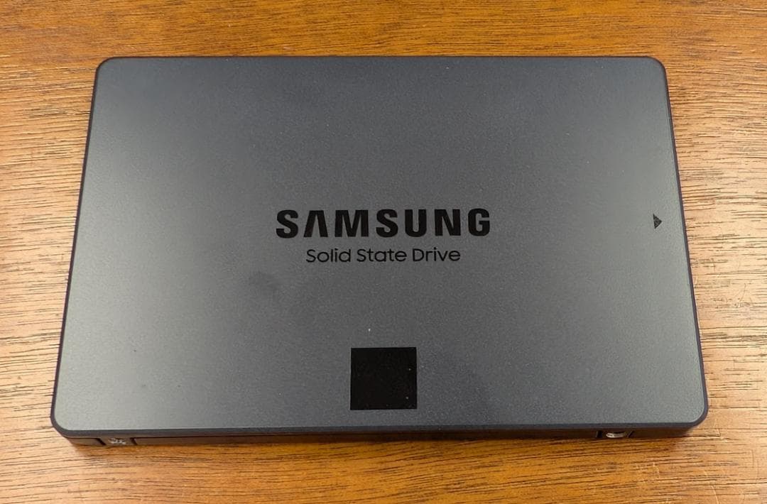 [送料無料] Samsung 870 QVO 8TB MZ-77Q8T0B/IT