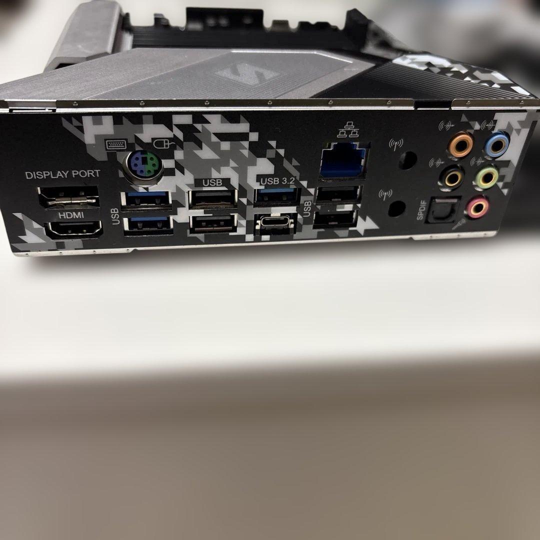 Asrock B550 Steel Legend (起動後による動作確認済)