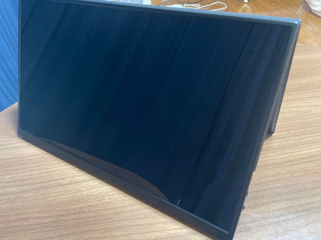 高解像度 スリムデザイン ディスプレイ