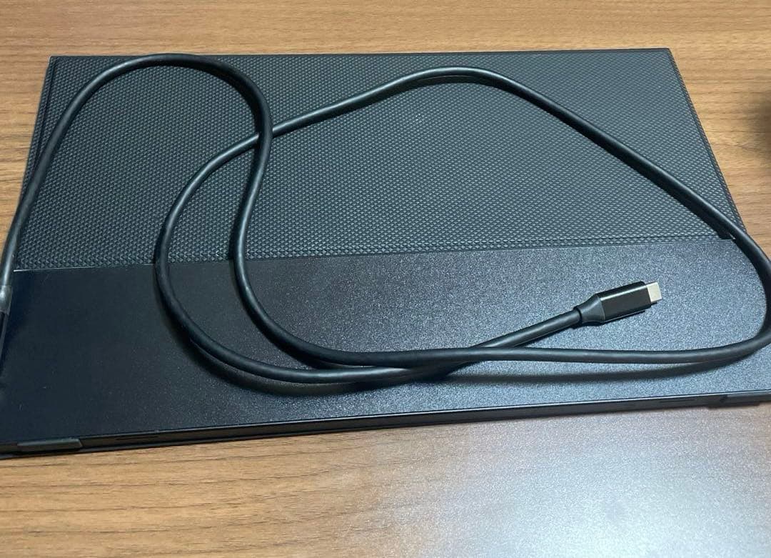 高解像度 スリムデザイン ディスプレイ