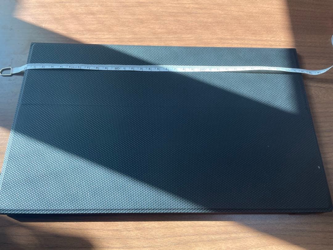 高解像度 スリムデザイン ディスプレイ