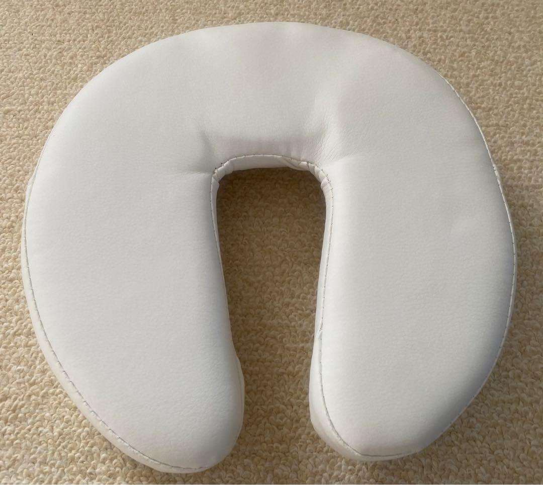 折りたたみ式　マッサージベッド、胸当て、フェイスマットのセット