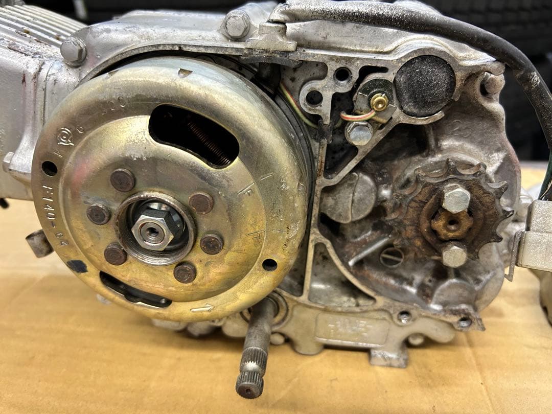 始まりさま 専用商品 今だけ値下げモンキー６Ｖエンジン クラッチ付き