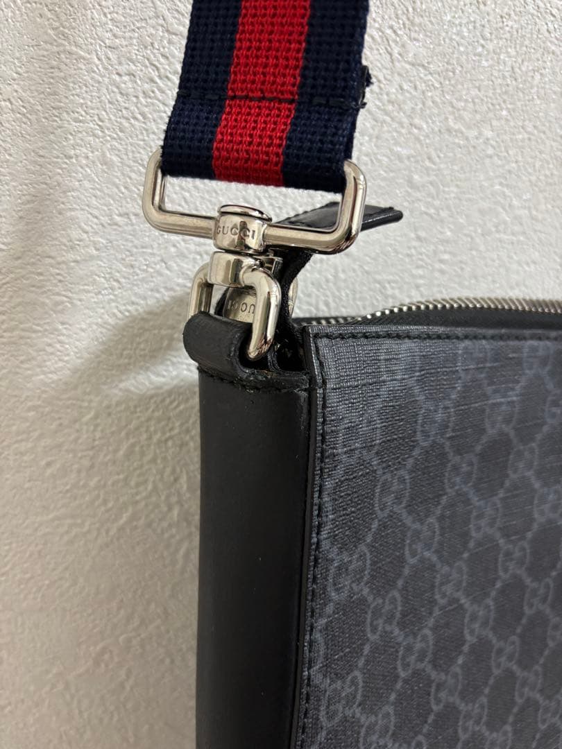 GUCCI スモール メッセンジャー ショルダーバッグ GGスプリーム ブラック