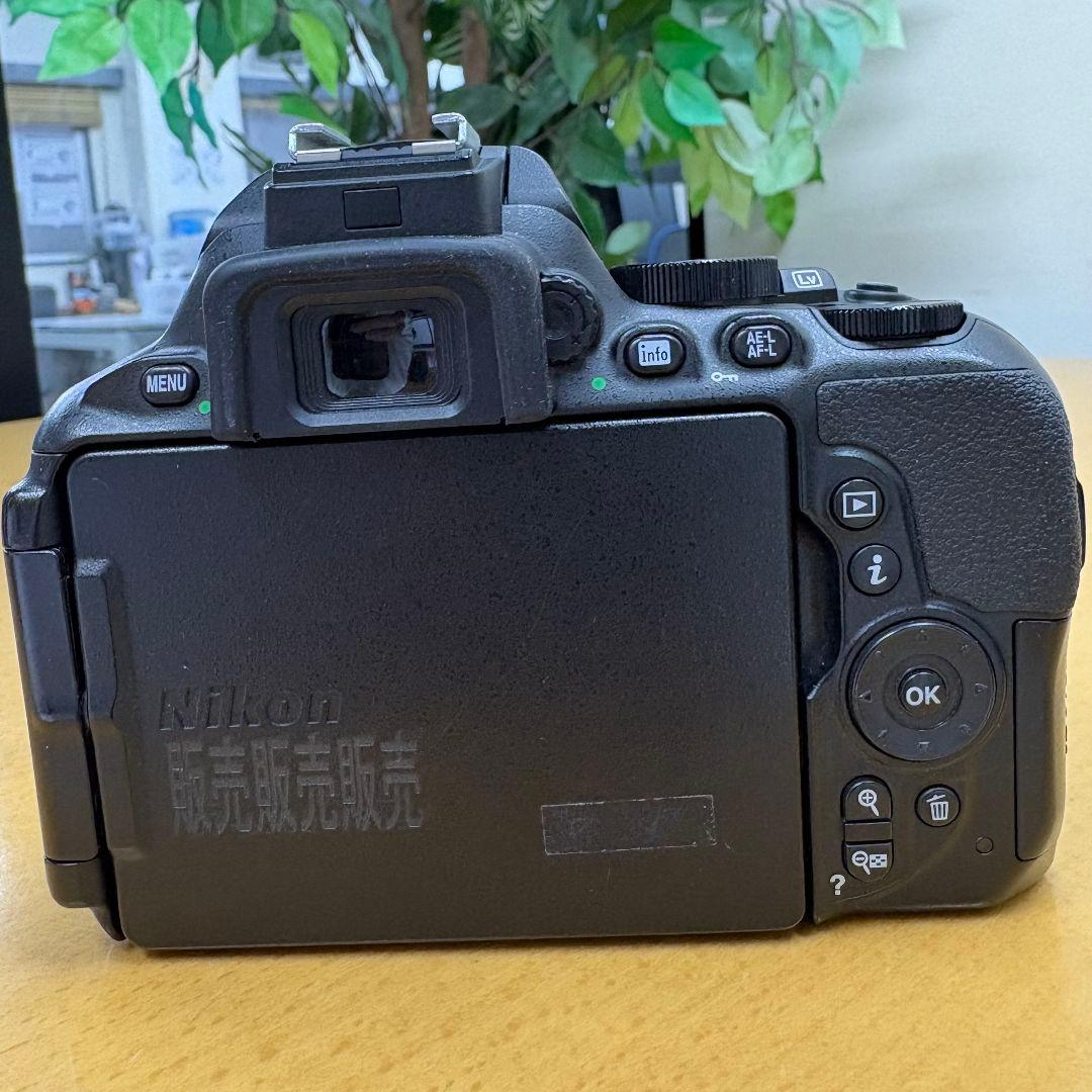 【中古品】Nikon D5600