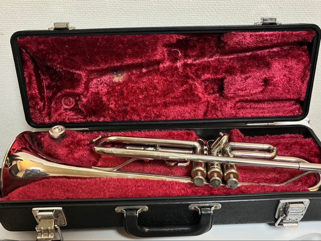 YAMAHA YTR1310トランペット本体 マウスピース付き　ハードケース付