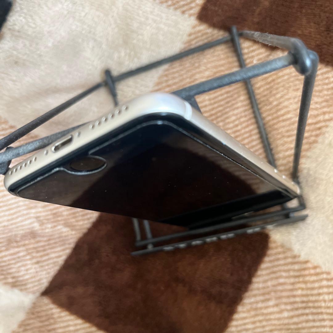 iPhone SE3スターライト128GB本体88パーセント