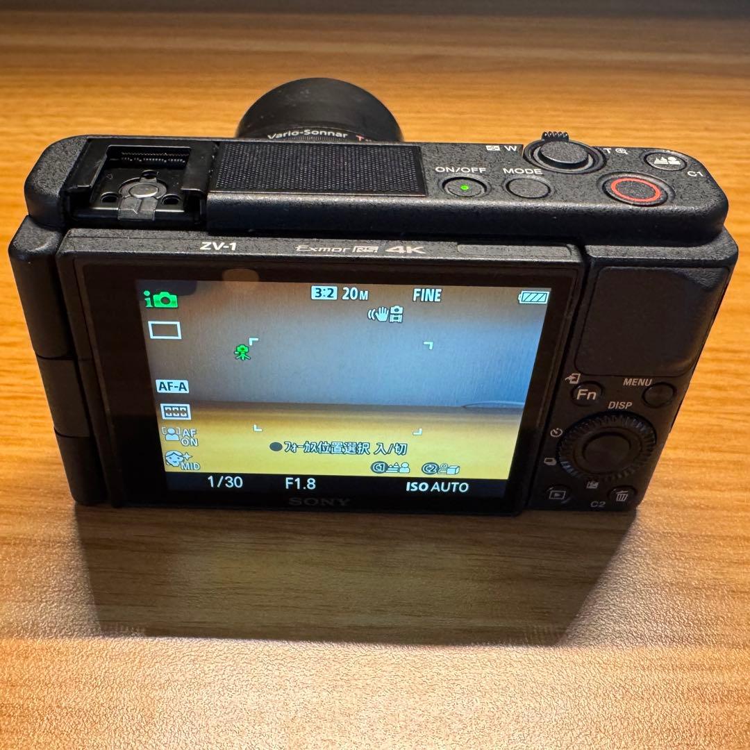 【美品】SONY VLOGCAM ZV-1本体+シューティンググリップ
